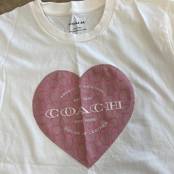 Coach T Shirt With Pink Heart Signature - Picture 3 of 3